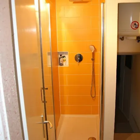 With Private Parking アイロロ